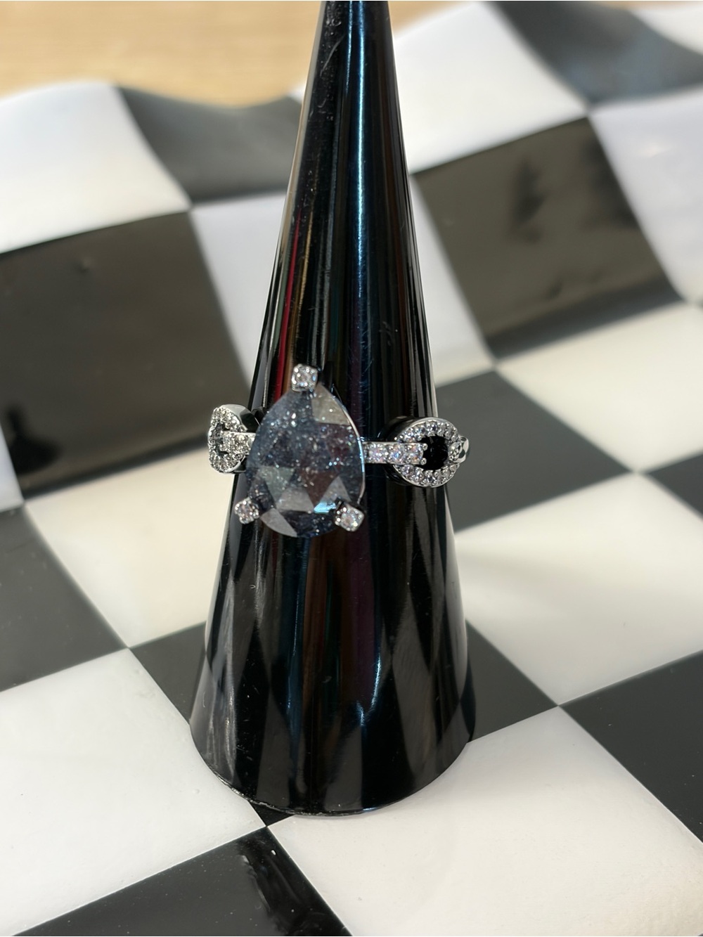 Bomb Party ring - eternal balance - black ice crystal - size 7